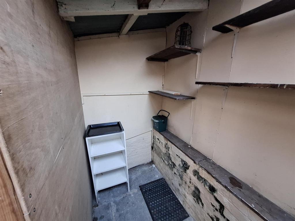 Storage shed