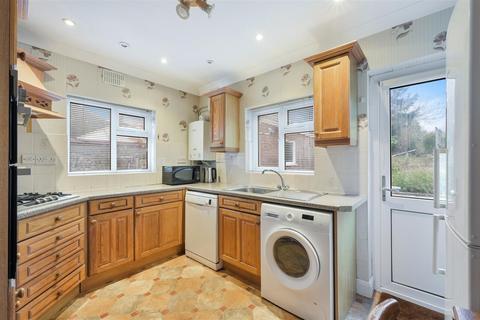 2 bedroom detached bungalow for sale, Garlichill Road, Epsom