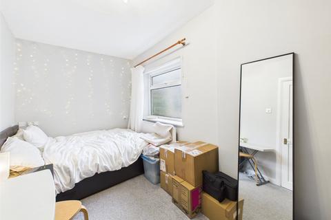 1 bedroom apartment to rent, Elfin Grove, Teddington