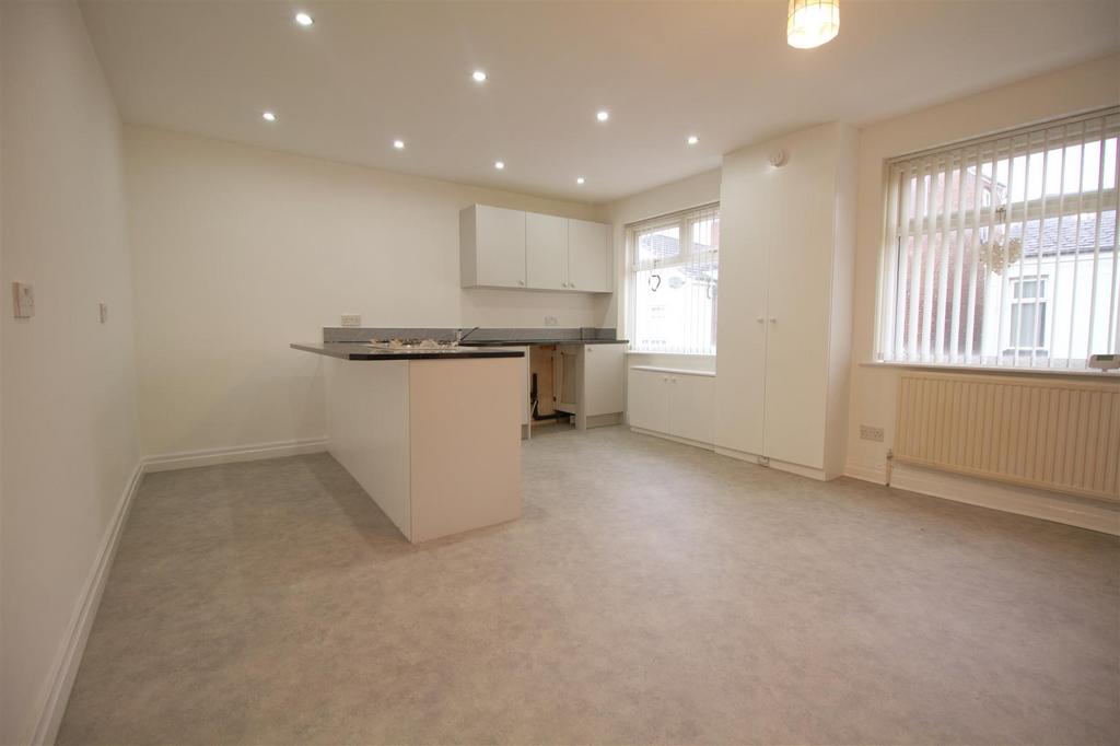 Kitchen..jpg