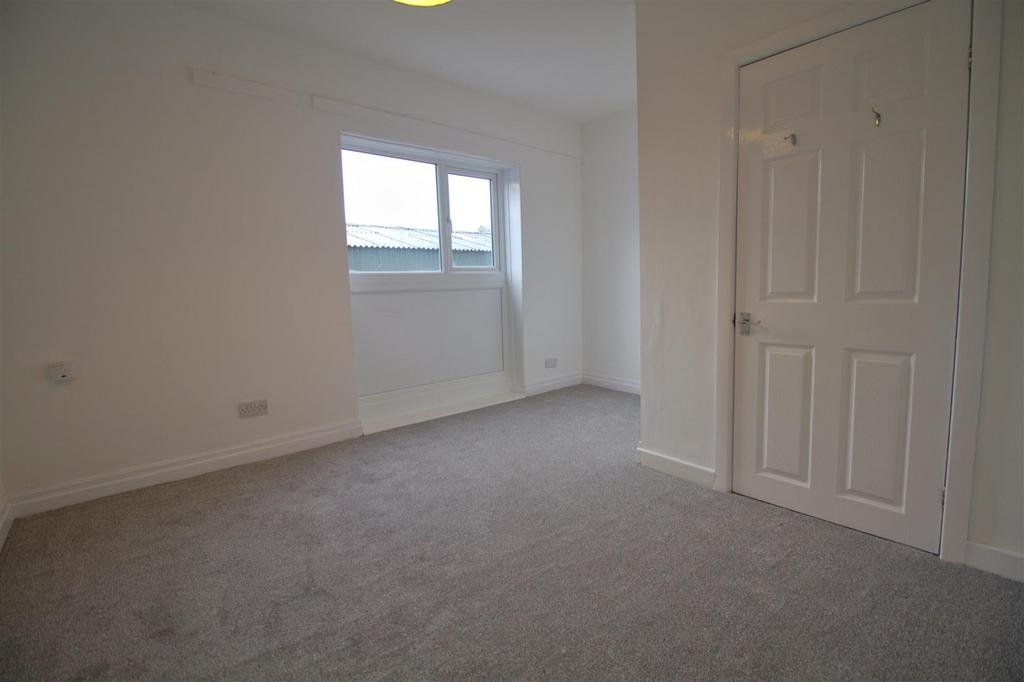 Bedroom 1.jpg