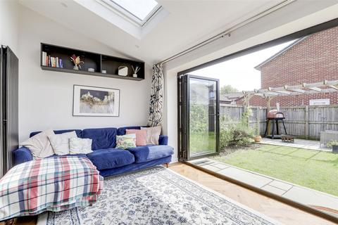 4 bedroom semi-detached house for sale, Autumn Way, Nottingham NG9