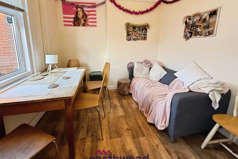 4 bedroom terraced house to rent, Danes Road, Central, Exeter, EX4