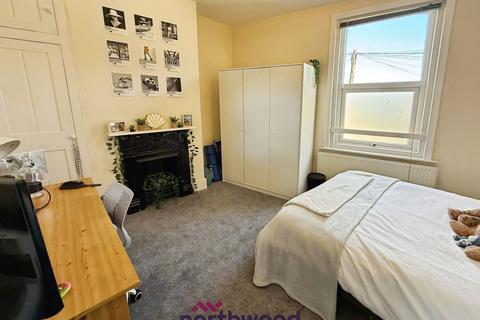4 bedroom terraced house to rent, Danes Road, Central, Exeter, EX4