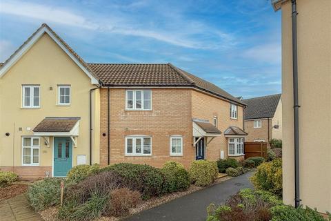 3 bedroom end of terrace house for sale, Snowdrop Way, Red Lodge