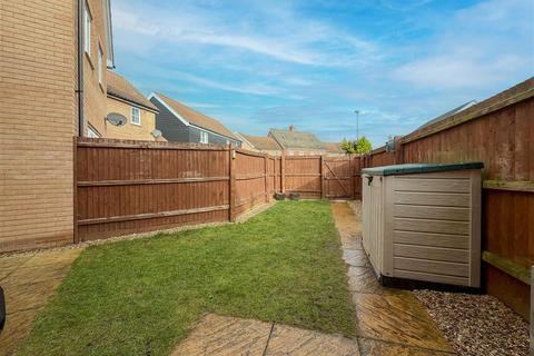 3 bedroom end of terrace house for sale, Snowdrop Way, Red Lodge