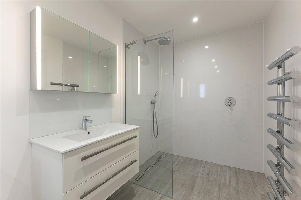 Bungalow Bathroom