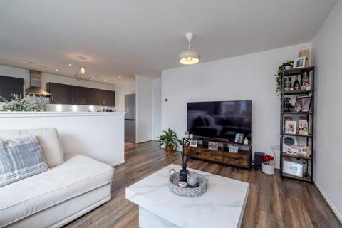 3 bedroom flat to rent, Arneil Drive, Royston, Edinburgh, EH5 2