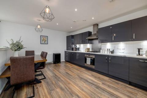3 bedroom flat to rent, Arneil Drive, Royston, Edinburgh, EH5 2