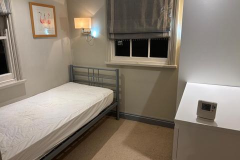 1 bedroom in a flat share to rent, Denbigh Street, London SW1V