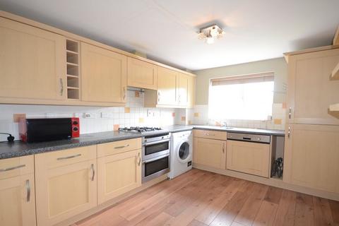 4 bedroom detached house to rent, Tymawr, Caversham, Reading, RG4