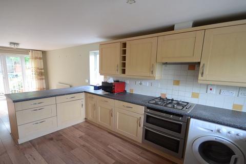 4 bedroom detached house to rent, Tymawr, Caversham, Reading, RG4