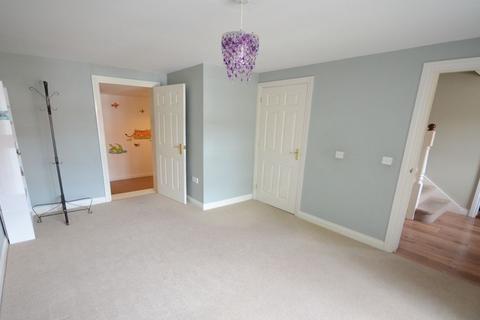 4 bedroom detached house to rent, Tymawr, Caversham, Reading, RG4