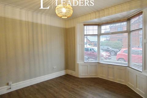 3 bedroom semi-detached house to rent, Alexandra Road West, Chesterfield, Derbyshire, S40