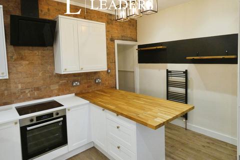 3 bedroom semi-detached house to rent, Alexandra Road West, Chesterfield, Derbyshire, S40