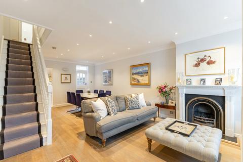 3 bedroom terraced house for sale, Orbain Road, London