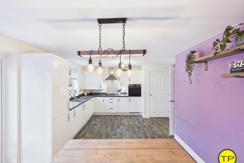 4 bedroom house for sale, Broadstone Drive, Peterborough PE7