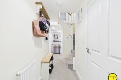 4 bedroom house for sale, Broadstone Drive, Peterborough PE7