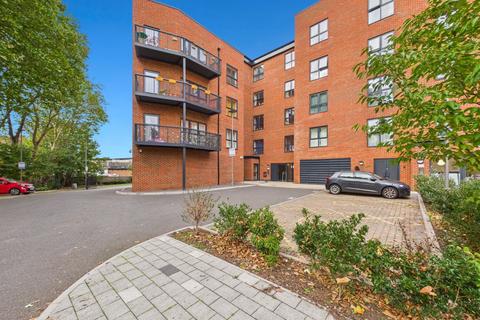 2 bedroom apartment for sale, Pitcher Lane, Ashford, Surrey, TW15