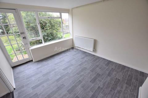 4 bedroom semi-detached house to rent, Allcroft Road, Reading
