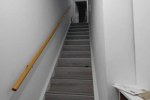 1 bedroom flat to rent, Ashton Road, Oldham