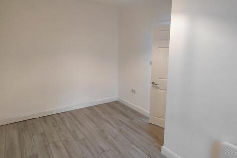 1 bedroom flat to rent, Ashton Road, Oldham