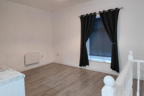 1 bedroom flat to rent, Ashton Road, Oldham