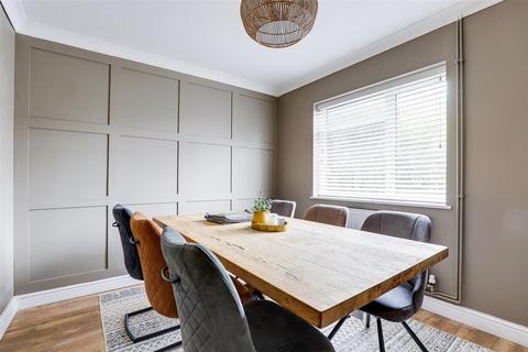 3 bedroom semi-detached house for sale, Alford Road, Nottingham NG12