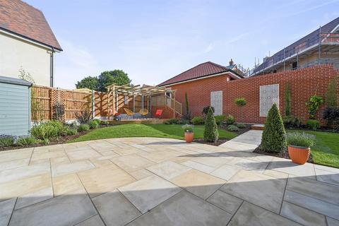 4 bedroom detached house for sale, Lawford Green, Manningtree