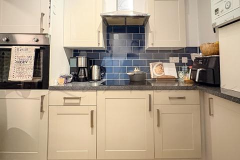 2 bedroom flat to rent, Fulham Road, Fulham, SW6