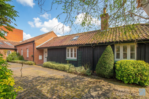 2 bedroom bungalow for sale - Church Lane, Eaton
