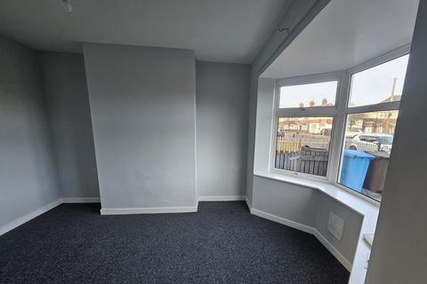2 bedroom terraced house to rent, 33rd Avenue, Hull HU6