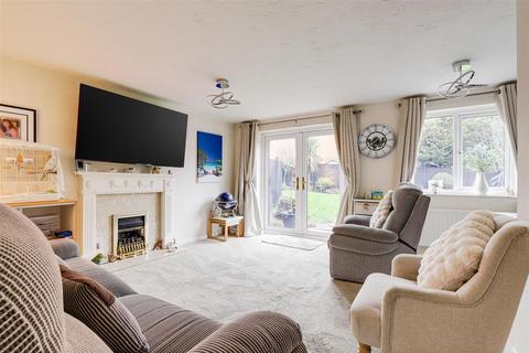 3 bedroom end of terrace house for sale, Verona Avenue, Nottingham NG4