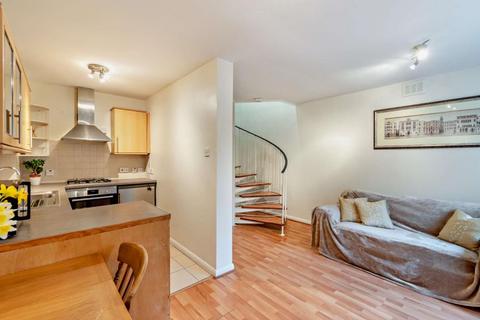 undefined, Fairfield Close, Northwood HA6