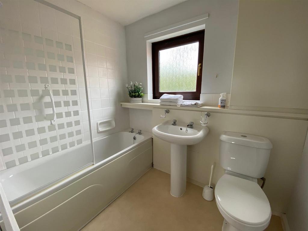 Bathroom.jpg