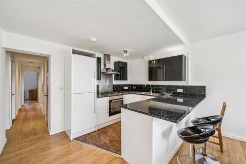3 bedroom flat to rent, Brixton Road, SW9