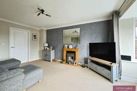 3 bedroom terraced house for sale, 109 Dyserth Road, Rhyl, LL18 4DU