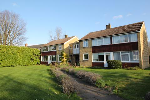 2 bedroom flat to rent, Balquhain Close, Ashtead, KT21