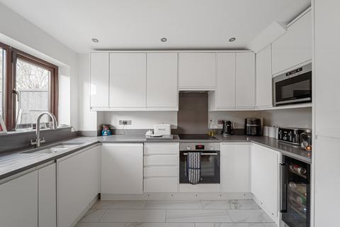 3 bedroom semi-detached house for sale, Hasted Close, Greenhithe DA9