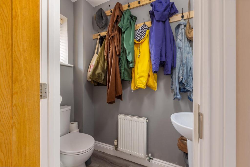 8 Garfield Road, BS5-19.jpg
