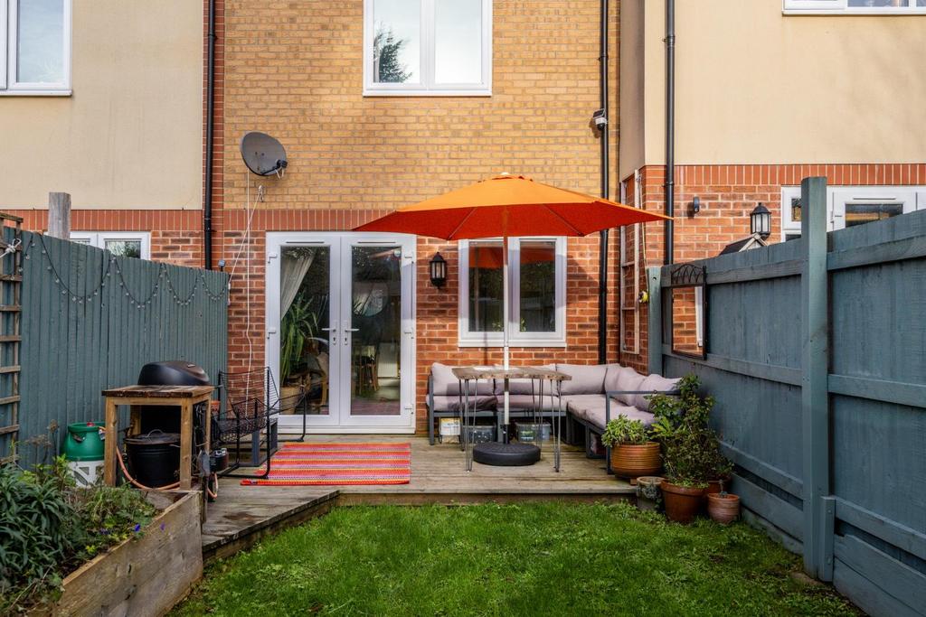 8 Garfield Road, BS5-27.jpg