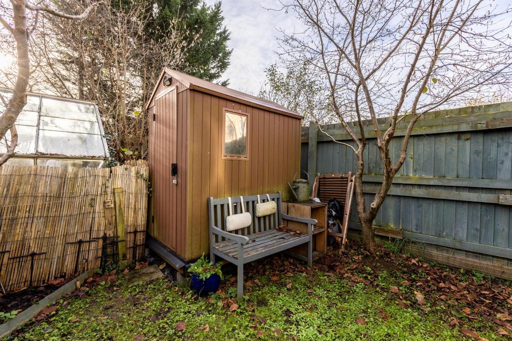 8 Garfield Road, BS5-29.jpg