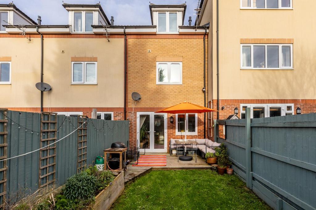 8 Garfield Road, BS5-28.jpg