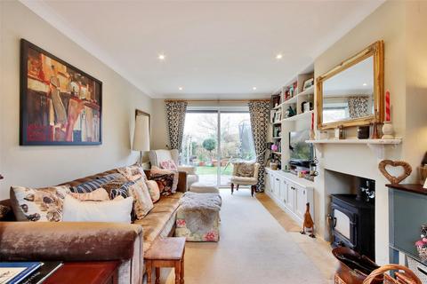 3 bedroom semi-detached house to rent, 17 Rosemary Gardens, Burwash, TN19