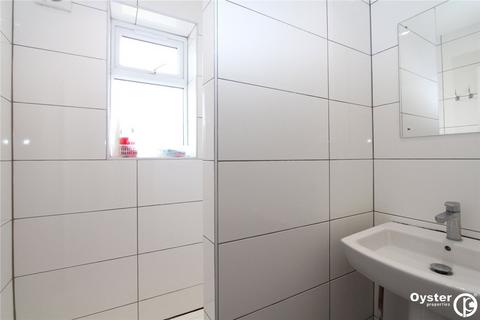 1 bedroom in a house share to rent, Oakleigh Avenue, Edgware HA8