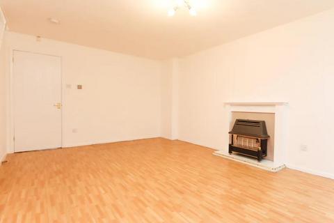3 bedroom end of terrace house to rent, Melrose Avenue, Mitcham