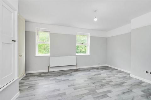 3 bedroom house to rent, Coxmount Road, London SE7
