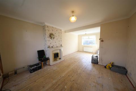 3 bedroom semi-detached house for sale, Colwall Avenue, Hull
