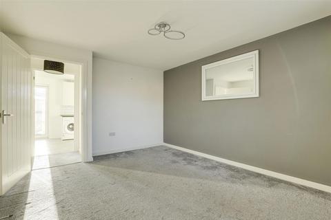 3 bedroom end of terrace house for sale, Autumn Close, Nottingham NG2