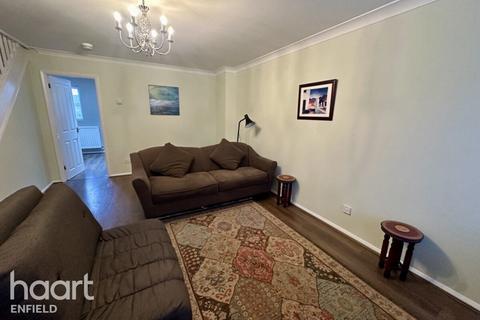 3 bedroom apartment to rent, Macleod Road, LONDON